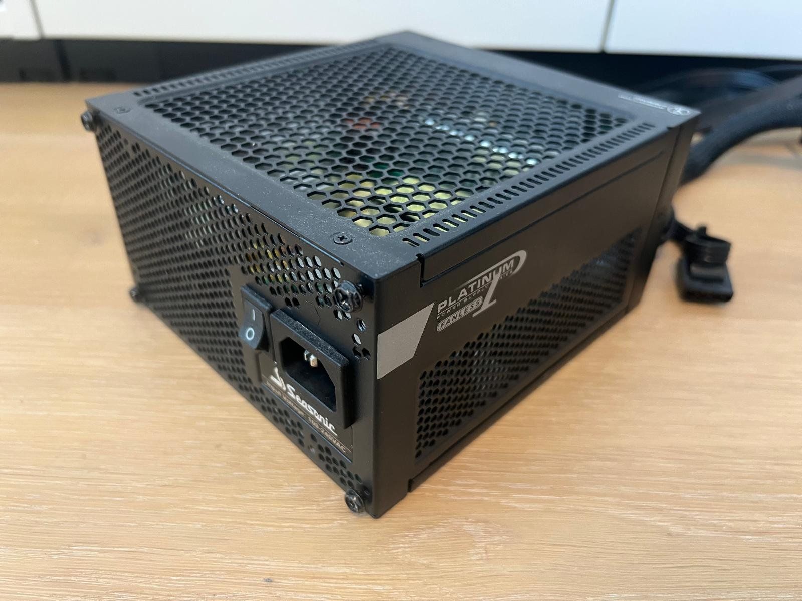 Seasonic PCs: Seasonic PC Netzteil 520W FANLESS – Gebraucht aus Oftringen von elnino22