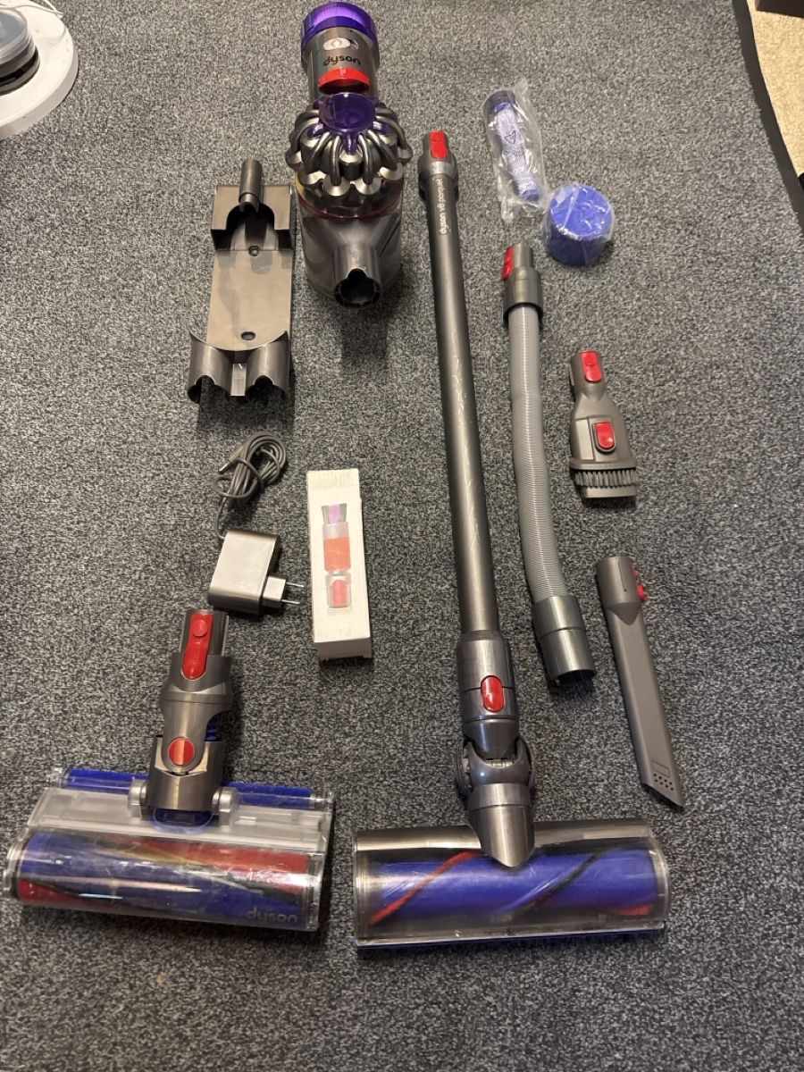 Dyson Aspirapolveri & Accessori: Dyson v8 parquet – Usato da Landquart venduto da Nnf007 3