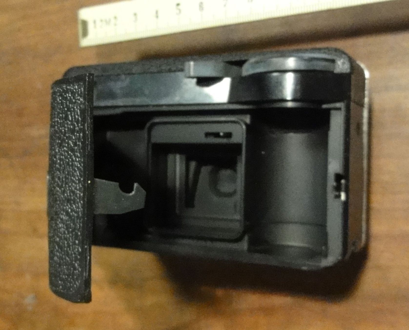 Kodak Kamera: Kamera Kodak Instamatic 255X – Gebraucht aus Wohlen AG von Flusslauf 3