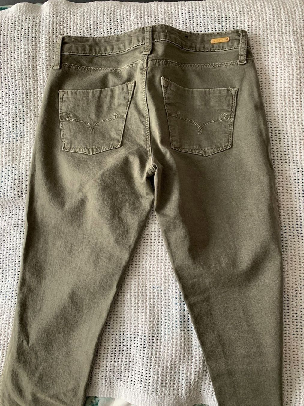 Pantaloni: Tolle Mädchen Jeans schmal geschnitten – Usato da Waltenschwil venduto da pipapo71 3