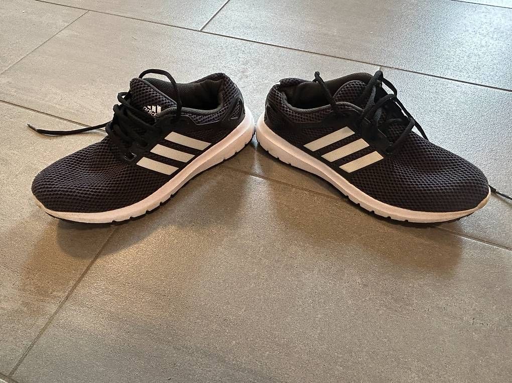 Herrenschuhe: Adidas Sneakers Gr. 41,5 – Gebraucht aus Thalheim an der Thur von Iselisberger 2