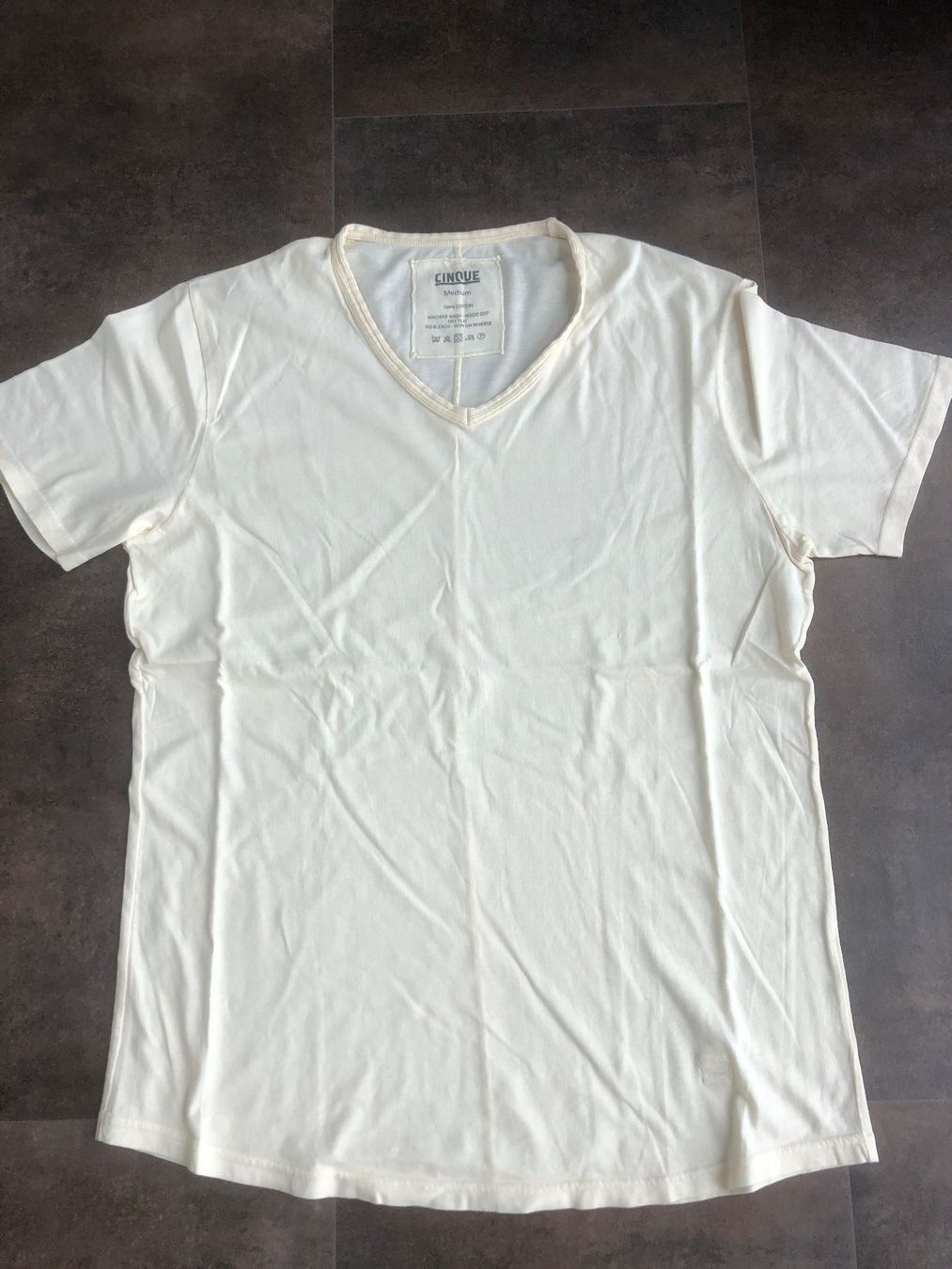 T-shirt: CINQUE mit V-Ausschnitt  Gr. M  NP Sfr. 49.-- – Nuovo (secondo la descrizione) da Zürich venduto da Amaretto_zh
