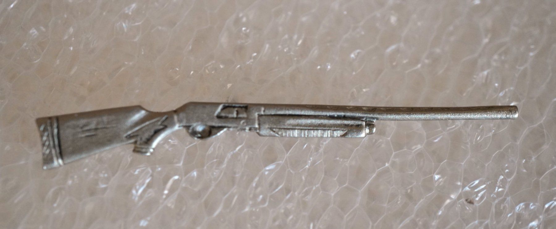 Plaketten & Abzeichen: Pin Gewehr 5,3 cm – Gebraucht aus Worb von worb01