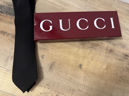 Gucci krawatte, Schwarz, Neuwertig, Inkl. Schachtel