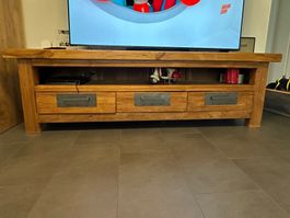 Massiver TV-Tisch/Lowboard aus Holz mit Schubladen