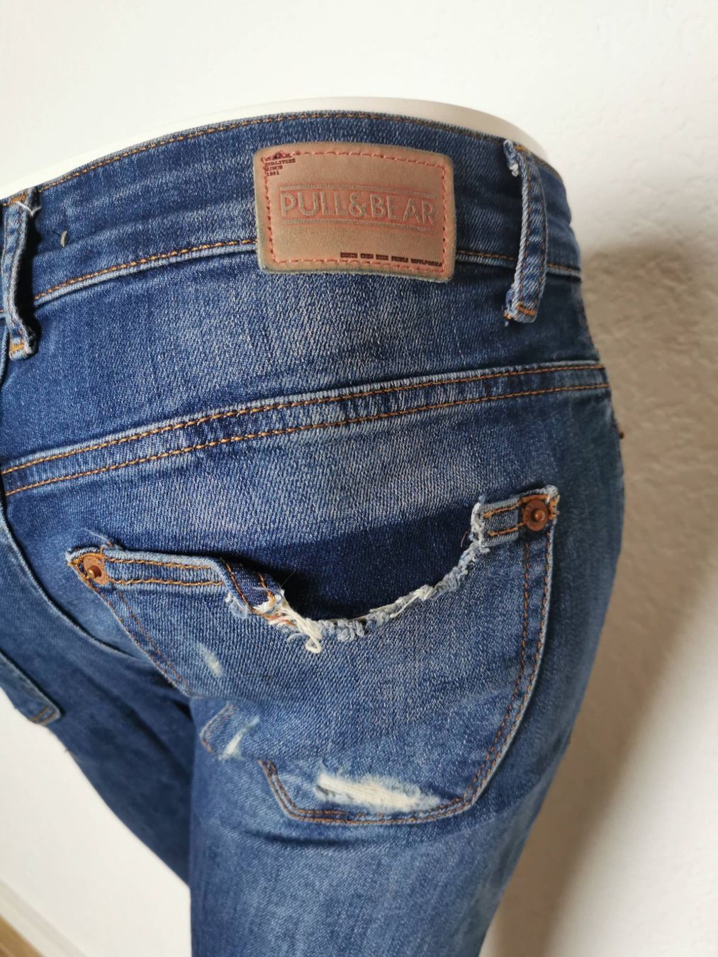 Pull&Bear Jeans: Pull and Bear Ripped Denim Jeans - S – Usato da Wettingen venduto da JasminL92-3 2