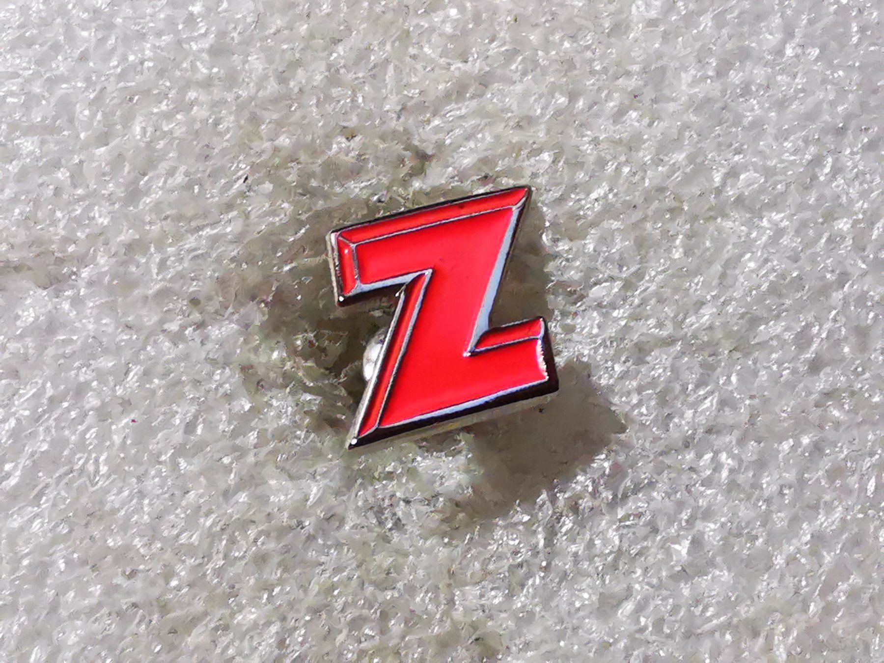 Placchette & Badge: Ansteckpin 122: Z – Usato da Oppligen venduto da Pin-Fall-Shop