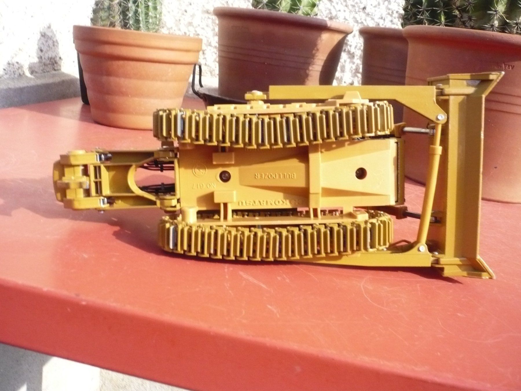 Komatsu Kit di modellismo & Modellini statici: KOMATSU  Bulldozer  Shinsei  Nr. 617 – Usato da Biberist venduto da Urmel 6