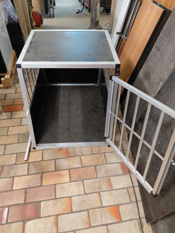 Cages, transport & sécurité: Hundebox – D'occasion à Schlieren par catrade 2
