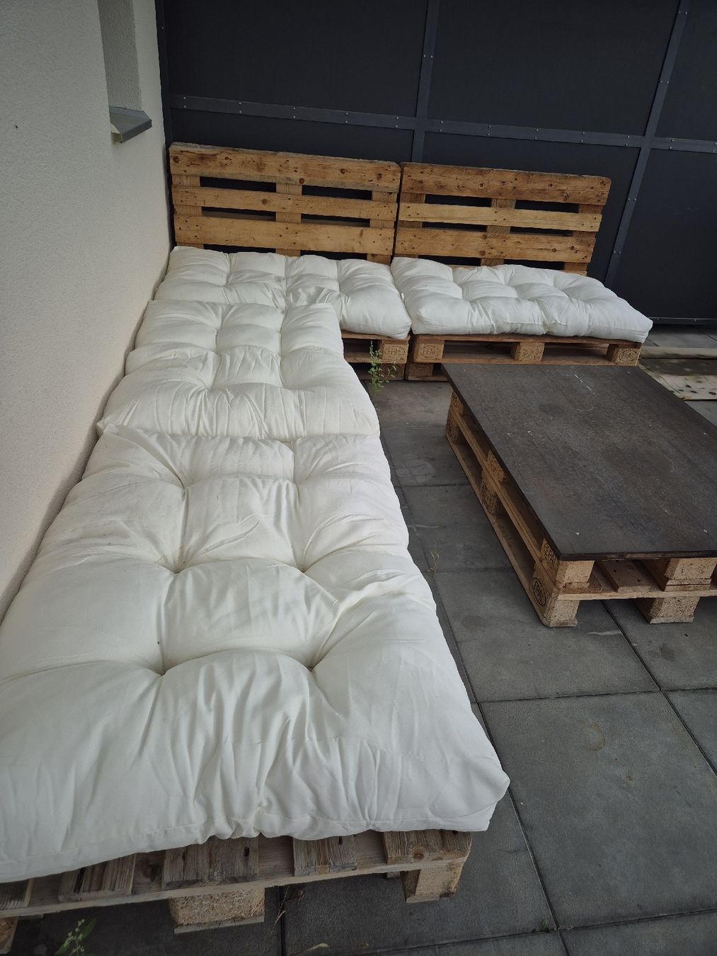 Divani: Palettenlounge inkl. Tisch – Usato da Dottikon venduto da Blexxo_44 1