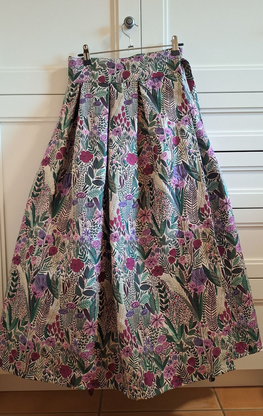 Jupes: Han-bok skirt – D'occasion à Gland par Dedecop2