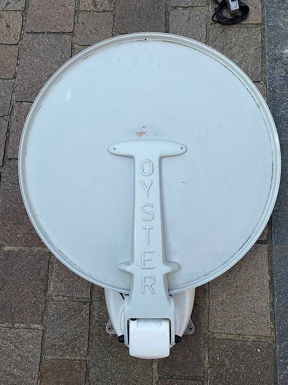 Parabola satellitare: Impianto satellitare Oyster completo per camper – Usato da Bedano venduto da mongi 2