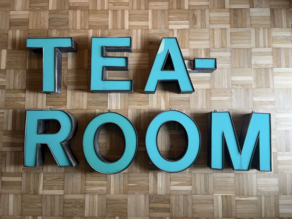 Tutte le decorazioni: Leuchtbuchstaben Tea-Room – Usato da Altstätten SG venduto da Bubblin