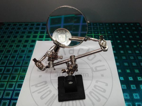 Tutti gli attrezzi: Löthilfe, 3. Hand mit Lupe – Nuovo e nell'imballaggio originale da Luzern venduto da Salefactory