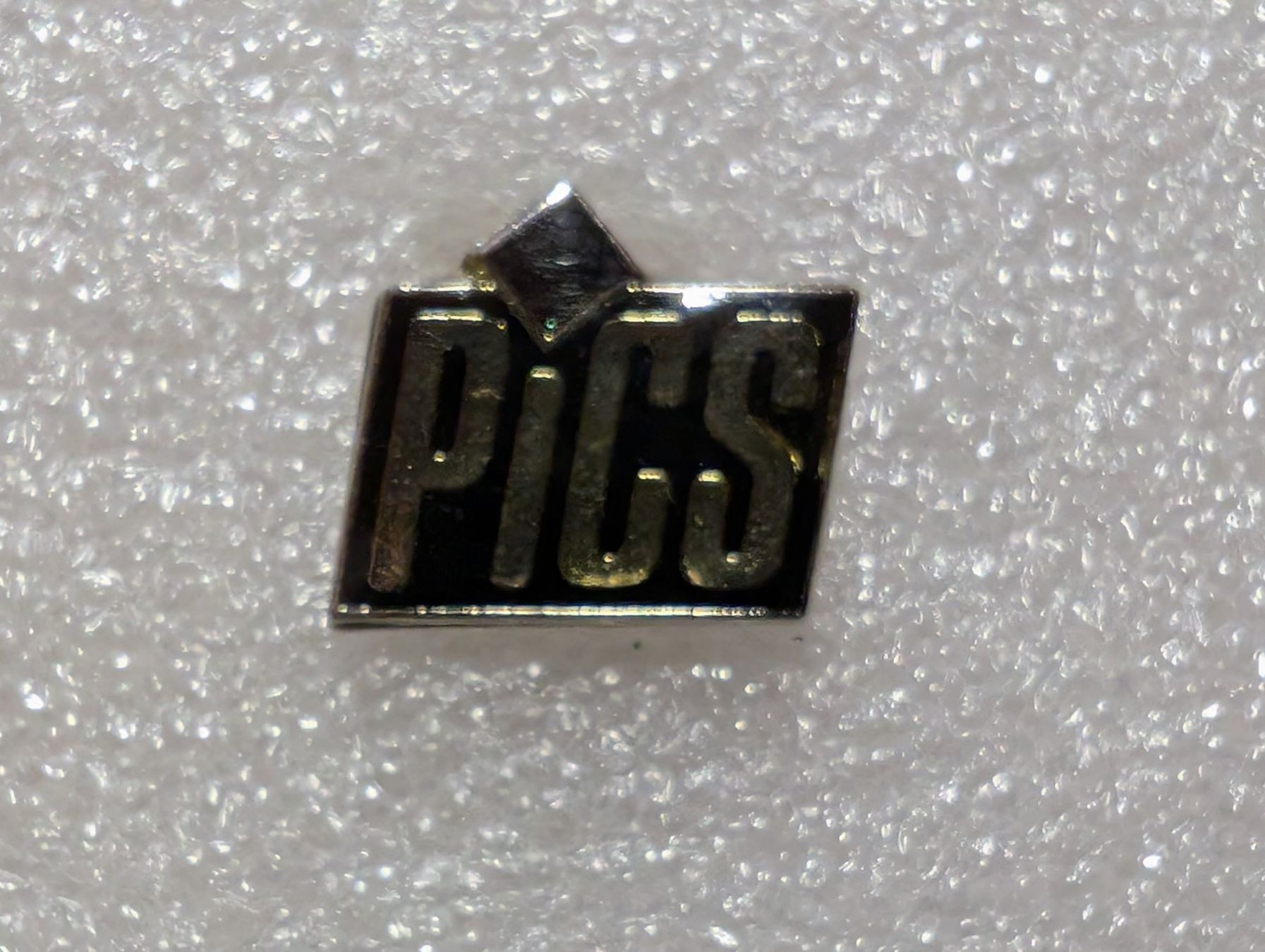 Placchette & Badge: Ansteckpin 13: Pics – Usato da Oppligen venduto da Pin-Fall-Shop