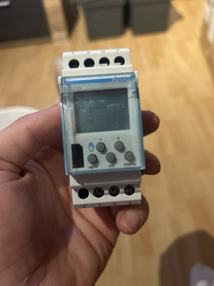 Hager Elektronikbauteile: Hager Schaltuhr / Time Switch neu – Neu (gemäss Beschreibung) aus Fischenthal von Victoria_fischenthal 2