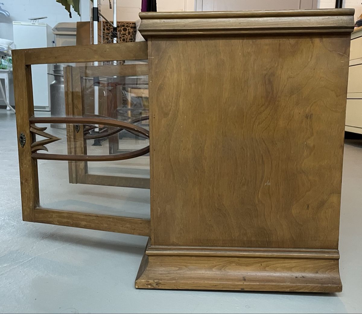 Vetrine: Glasvitrine aus Holz, Vintage – Usato da Bettlach venduto da Echo2 5
