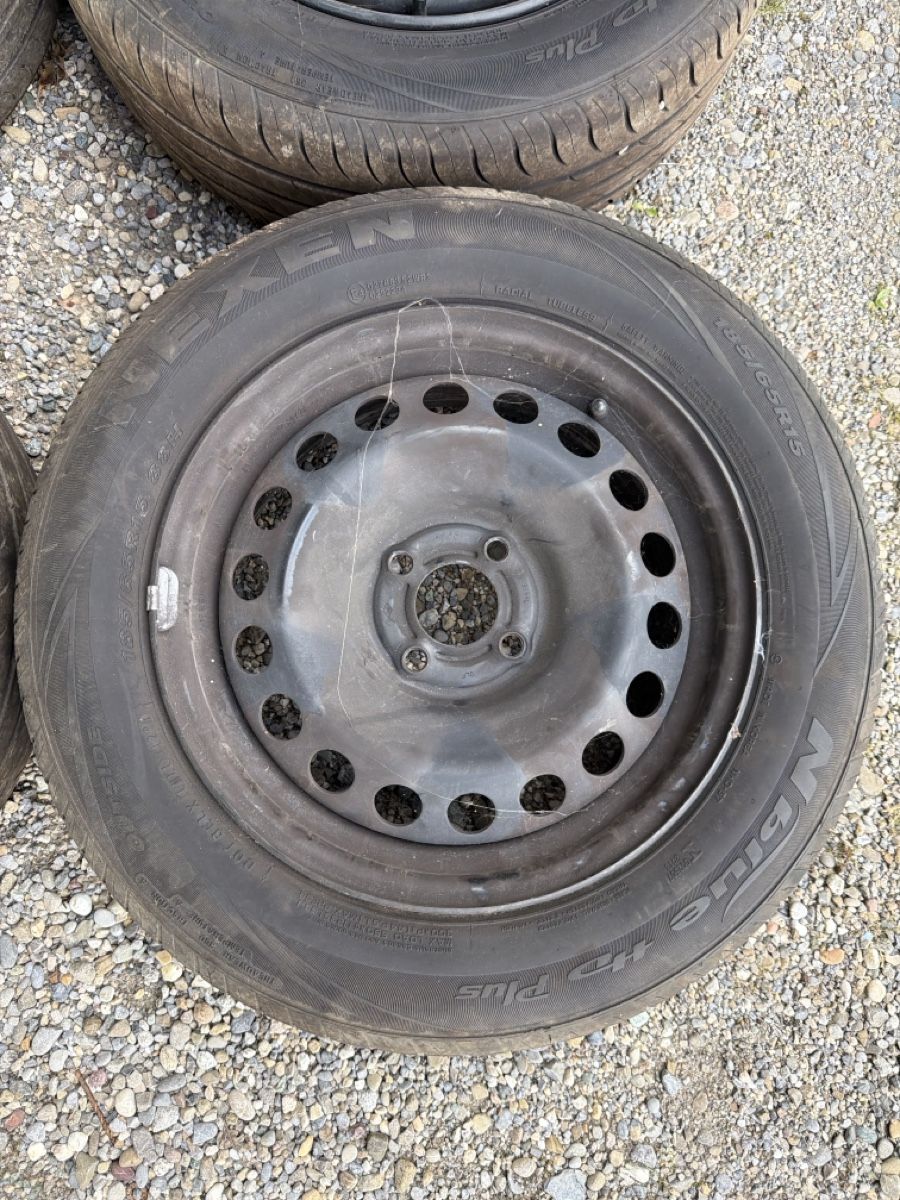Pneumatici & Ruote complete: Felgen mit Pneu Dacia Dokker – Usato da Hasle LU venduto da Aentlibuecher_91 4