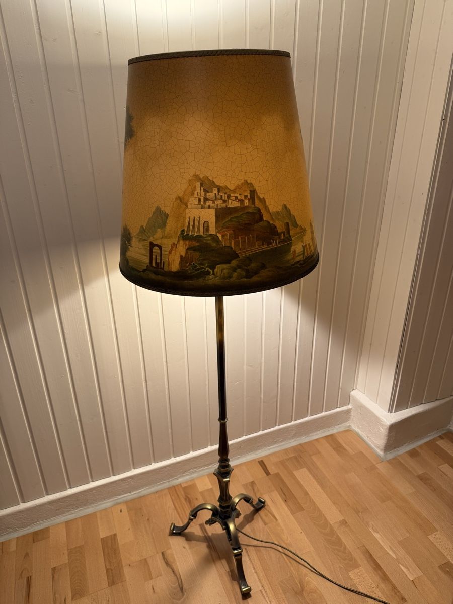 Lampade: Vintage Stehlampe mit Landschaftsschirm, 2-flammig – Usato da Bern venduto da Moowee