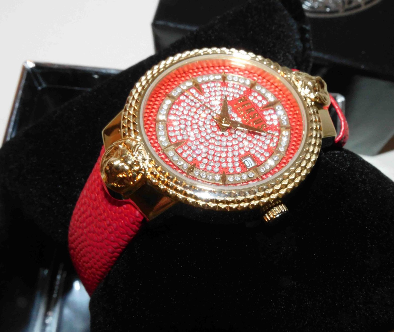 Versace Orologi: Design Versus Versace Damenuhr Mouffetard – Usato da Sursee venduto da 76 1