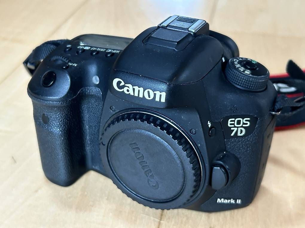 Appareil photo: Canon EOS 7D Mark II – D'occasion à Ebmatingen par haehnigen 1
