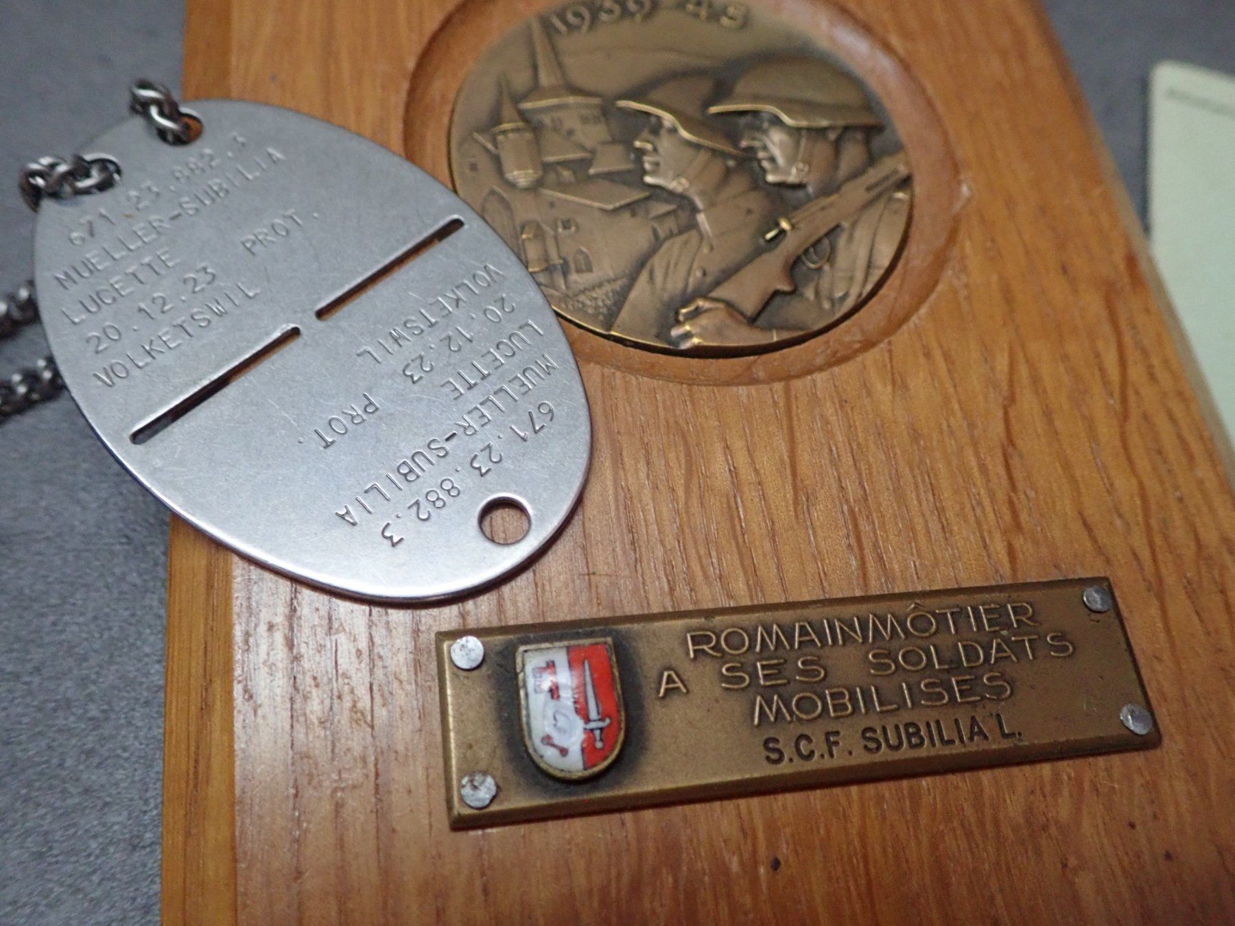 Medaglie: Lot de documents, plaque identité, médaille, livrets, ... – Usato da Onex venduto da mac_w8c2 3