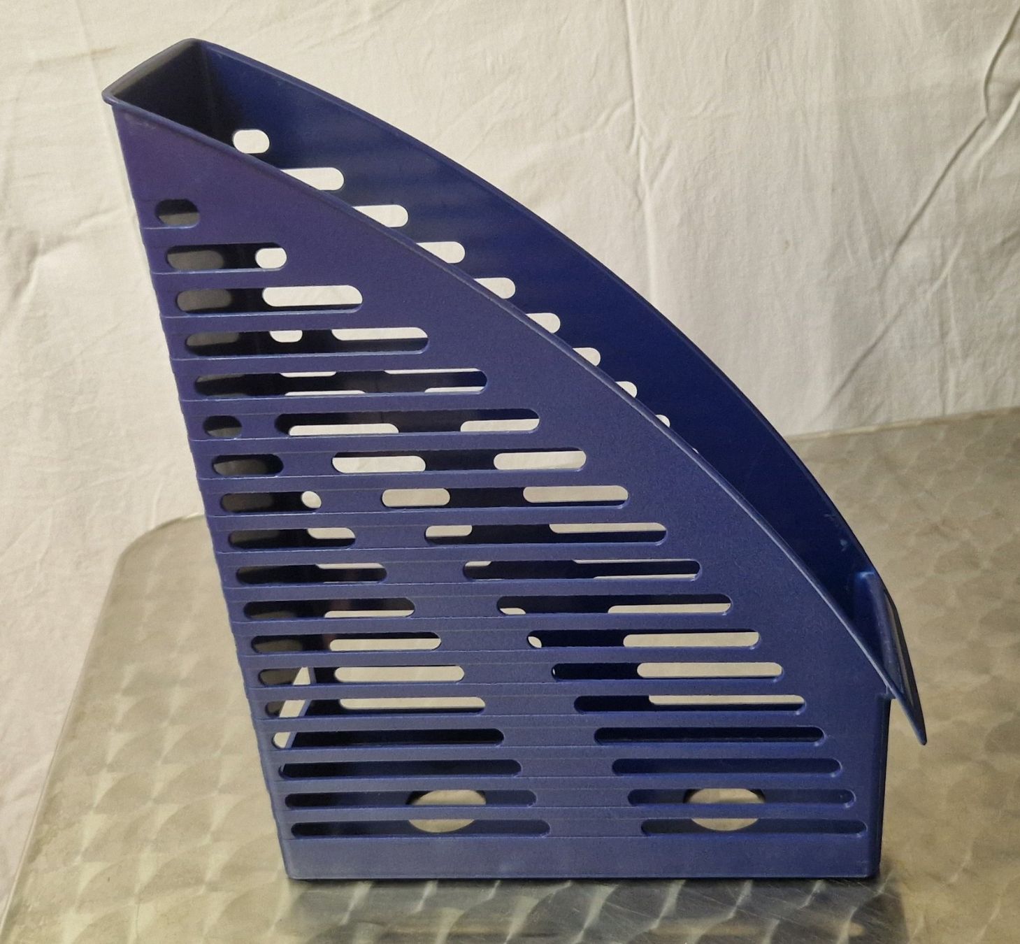 Supporti a parete: A4 Blatt Halterung Blau Nr. 2 – Usato da Niederbipp venduto da Trude04 3