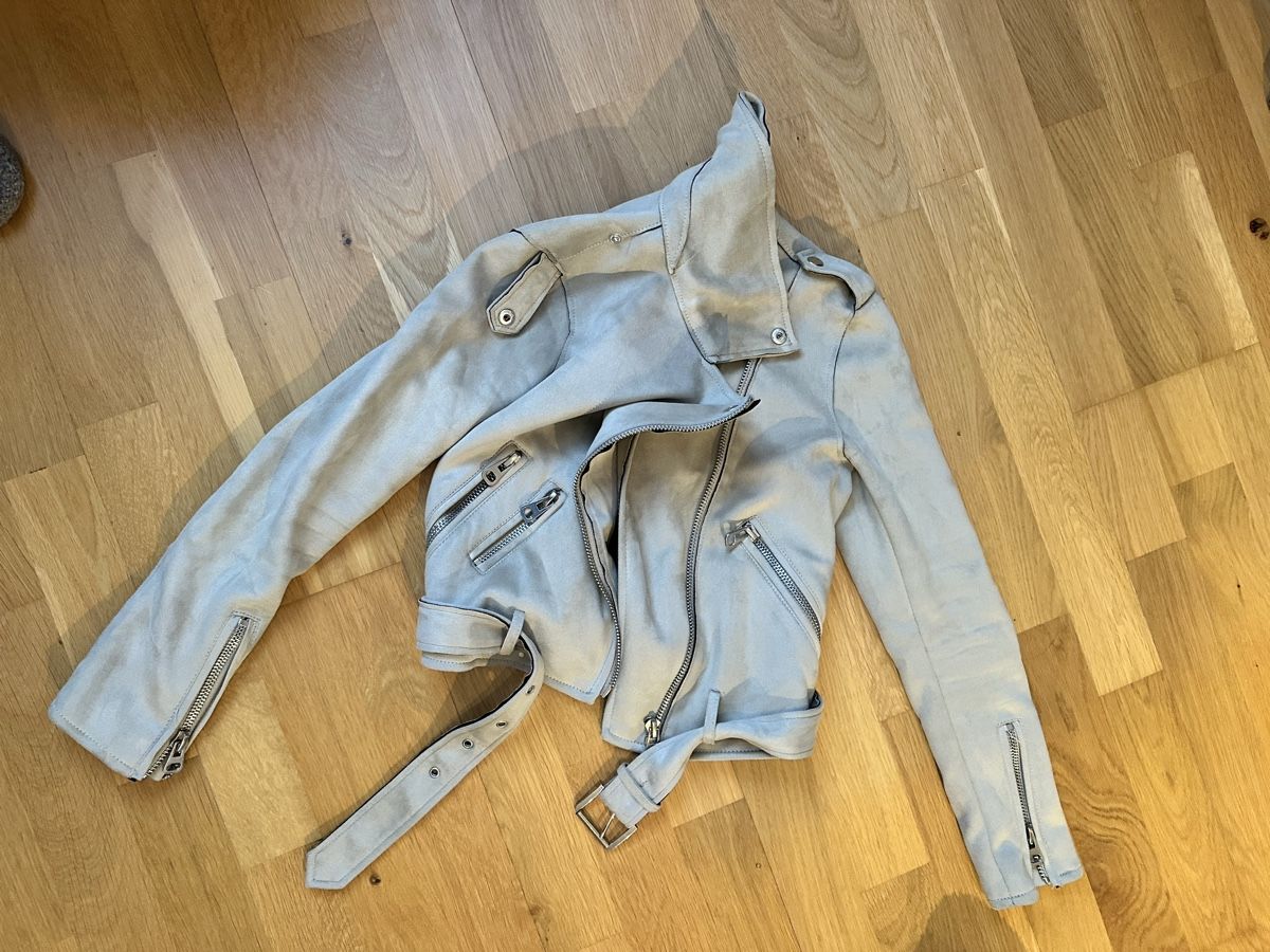 Giacche: Mango Wildlederjacke, hellgrau, Gr. S, Top Zustand! – Usato da Läufelfingen venduto da kiaverann 2