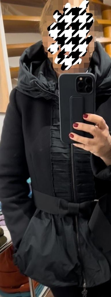 Moncler Cappotti: Damenjacke schwarz von MONCLER Première – Nuovo e nell'imballaggio originale da Schaffhausen venduto da Captancemo