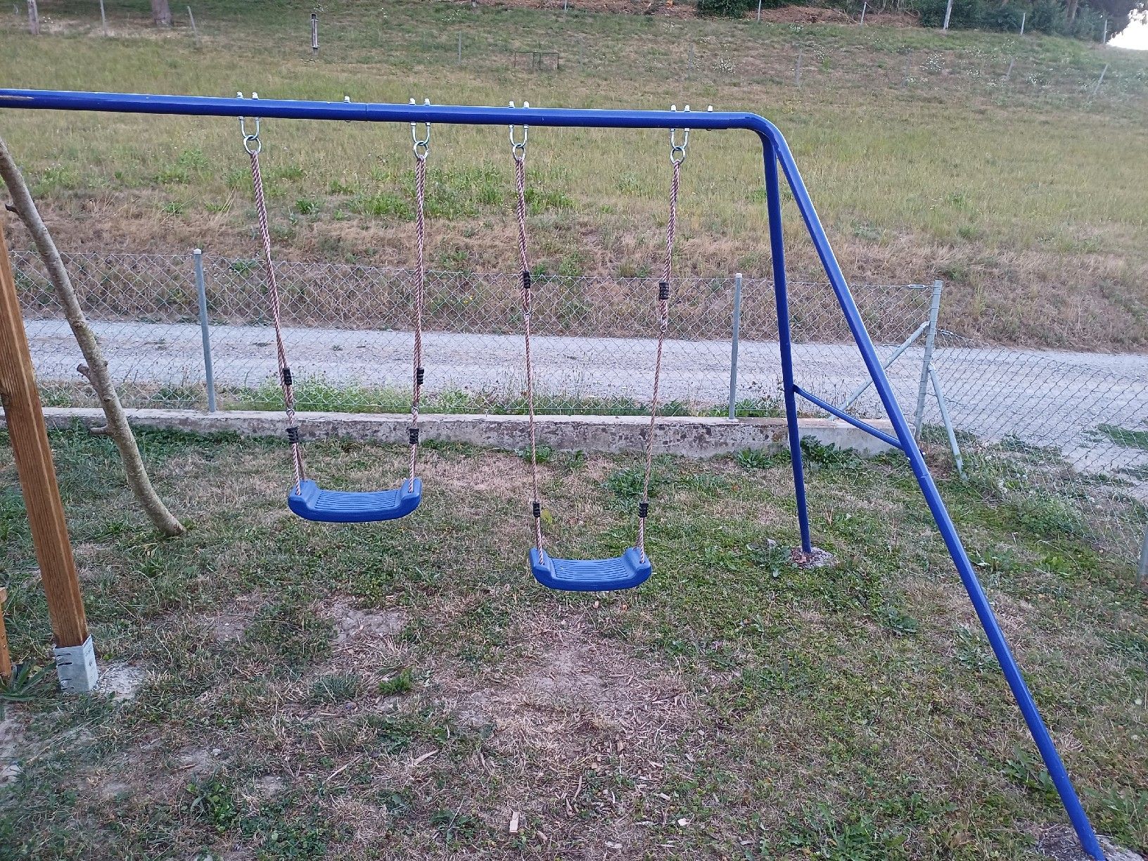 Altre altalene da giardino: Schaukelgestell mit 2 Schaukeln – Usato da Windlach venduto da lanuj