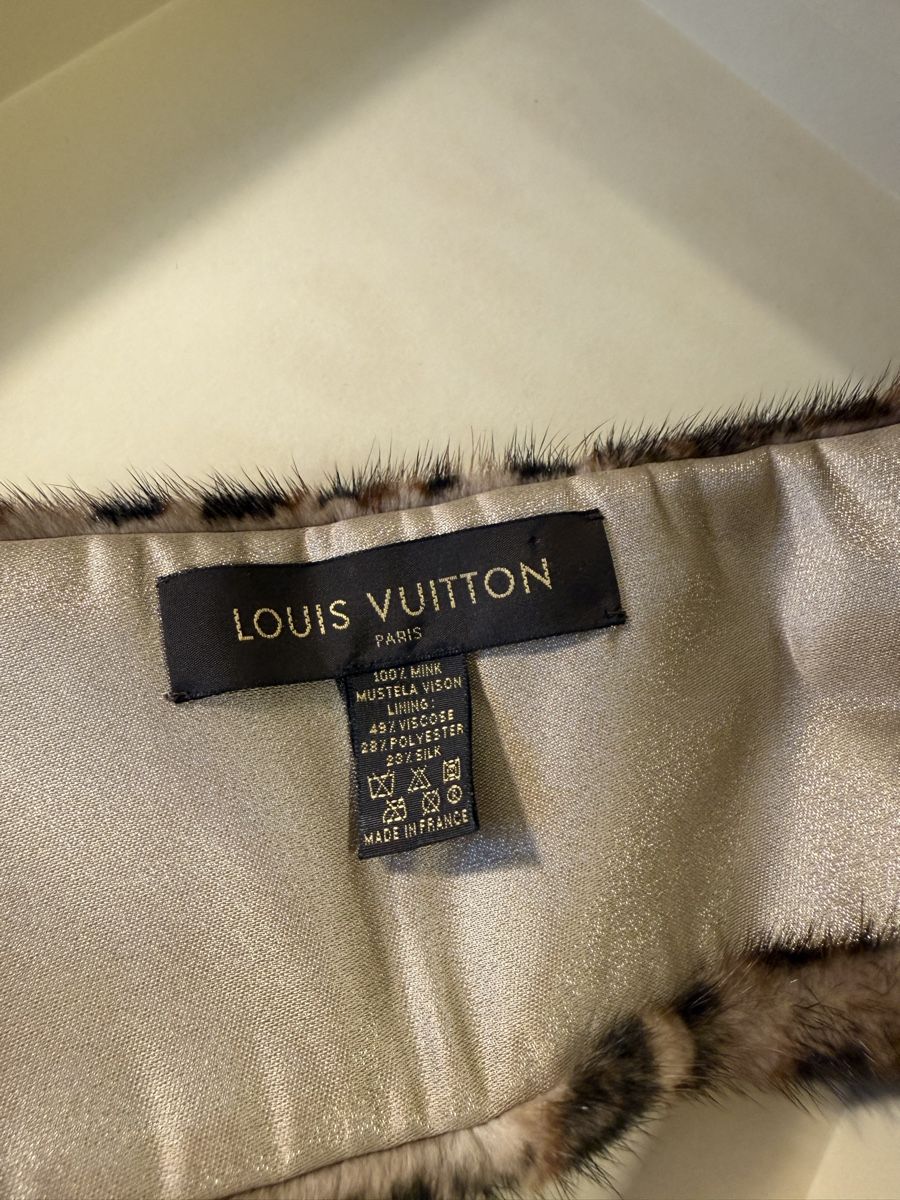 Louis Vuitton Foulards, Tücher & Schals: Louis Vuitton Schal Leo-Look Pelz – Neu und originalverpackt aus Basel von kal_l6ms 2