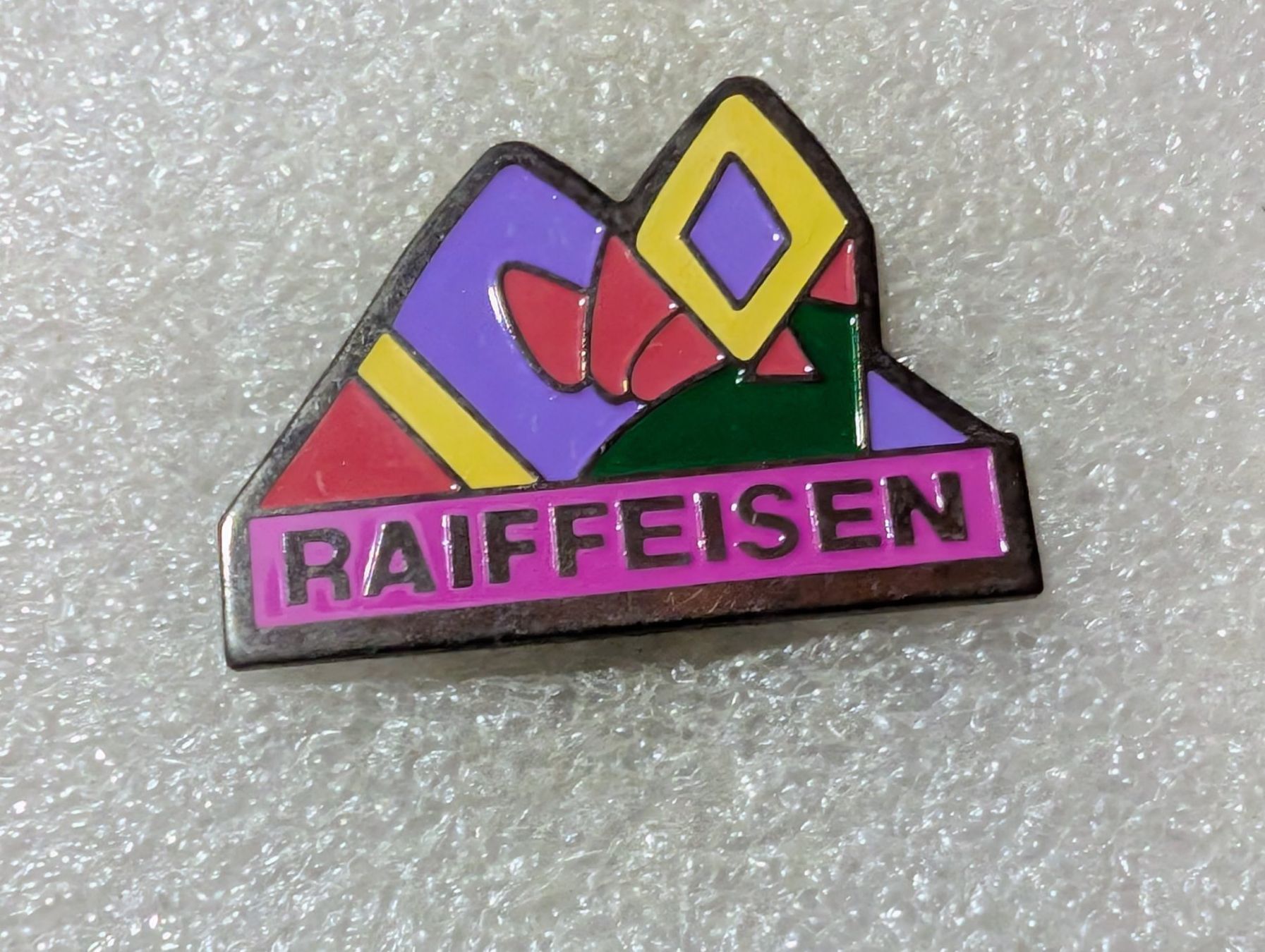 Placchette & Badge: Ansteckpin 3: Raiffeisen – Usato da Oppligen venduto da Pin-Fall-Shop