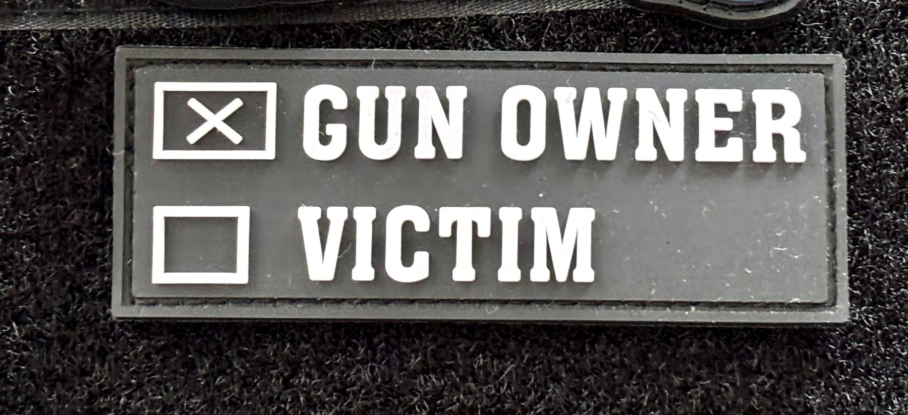 Placchette & Badge: Klett-Patch Gun Owner, 7.5 x 2.8 cm – Nuovo (secondo la descrizione) da Frauenkappelen venduto da Doc_Snyder