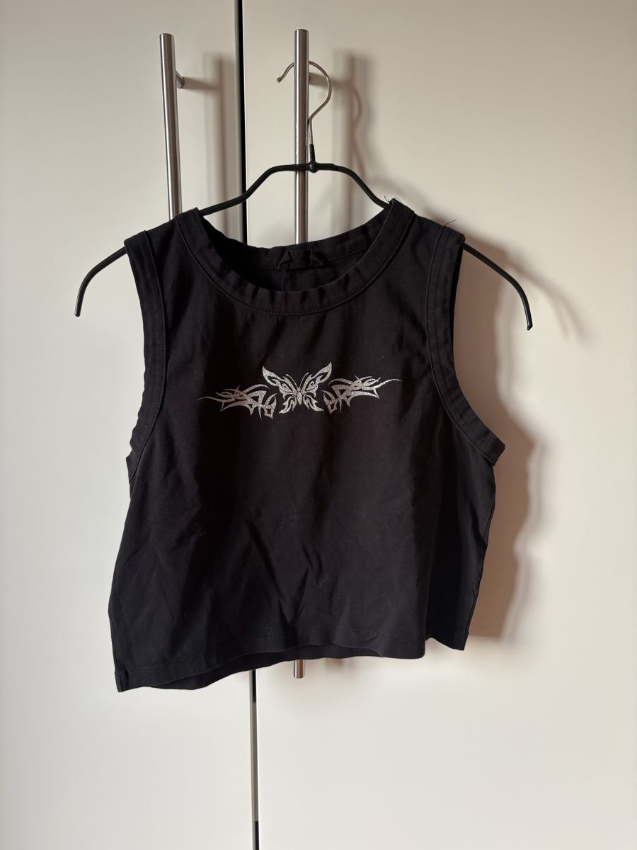 Top: Black Crop Top – Usato da St. Gallen venduto da KatieEugster