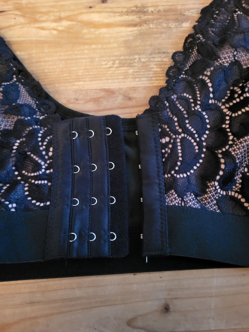 Altra biancheria intima: 2 Bustier in schwarz, 3XL – Nuovo (secondo la descrizione) da Guggisberg venduto da Aegertenlehn 4