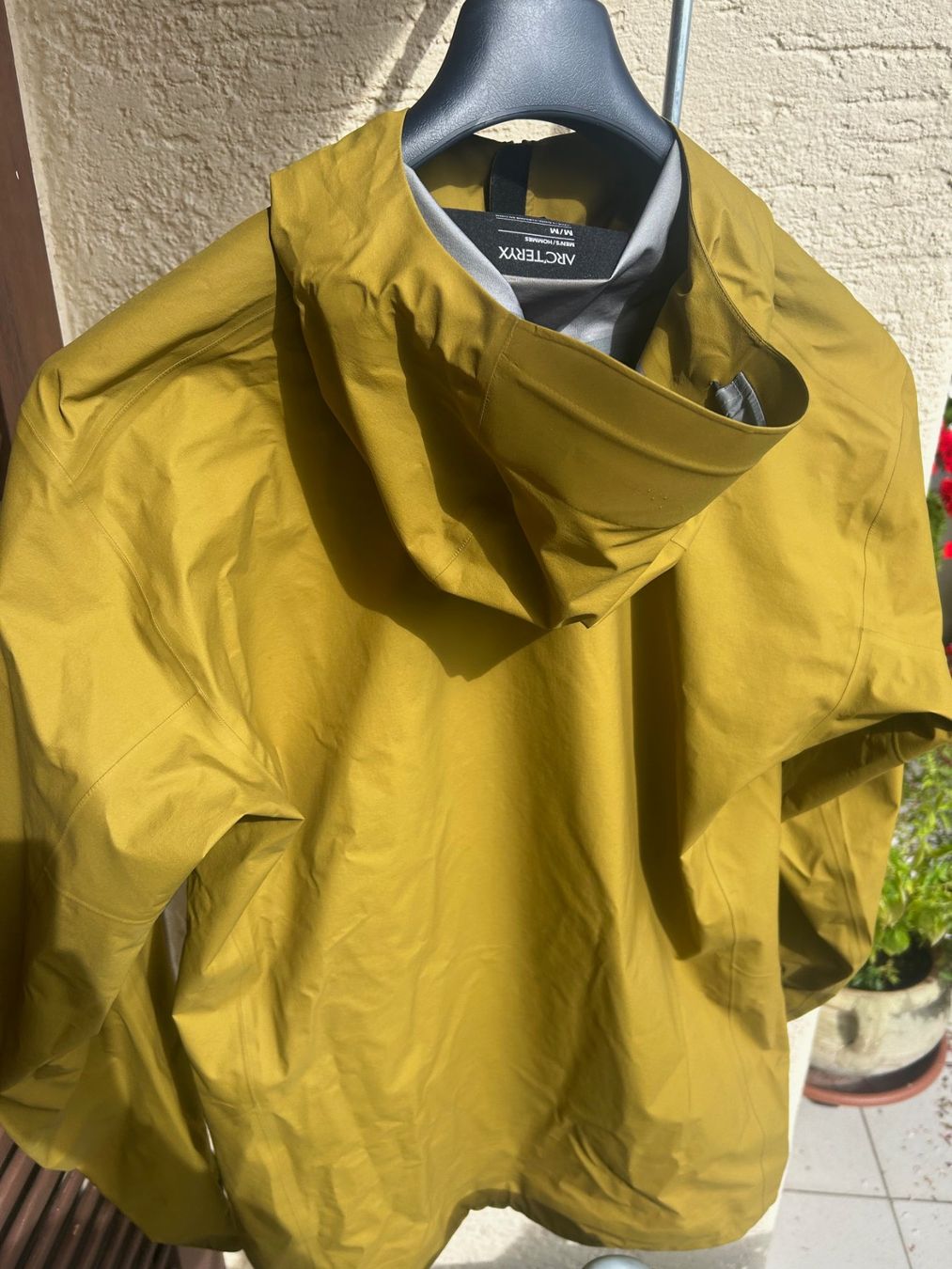 Arcteryx Giacche: Arc'teryx Beta Jacket Men's, Senfgelbe Farbe – Usato da Luzern venduto da rdu_5mbg 1