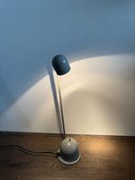 Stehlampe grau Metall verstellbar gutem Zustand