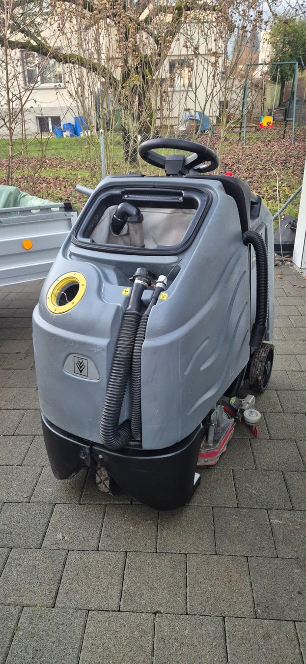 Kärcher Tutte le macchine: KÄRCHER Professional B95RS – Usato da Grenchen venduto da HzGr 2