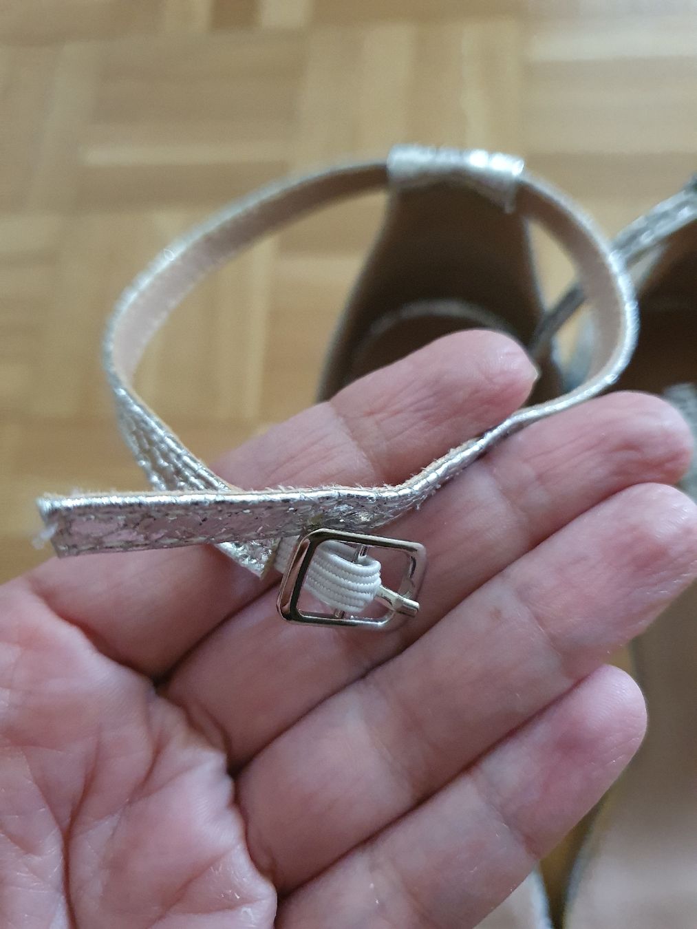 Damenschuhe: Damenschuhe Silber Grösse 40 Lederimitat  – Gebraucht aus St.Gallen von Avena135 6