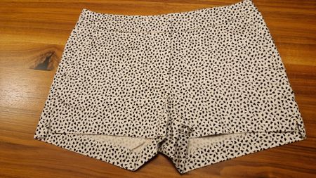 H&M Shorts, Gr. 38, neuwertig, Schwarz-Weiss Muster