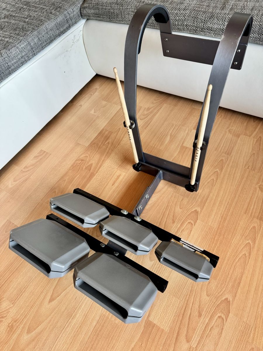 Strumenti musicali: LP Granite Blocks mit Tragegestell und Drumsticks – Usato da Gommiswald venduto da Aloha.Spirit