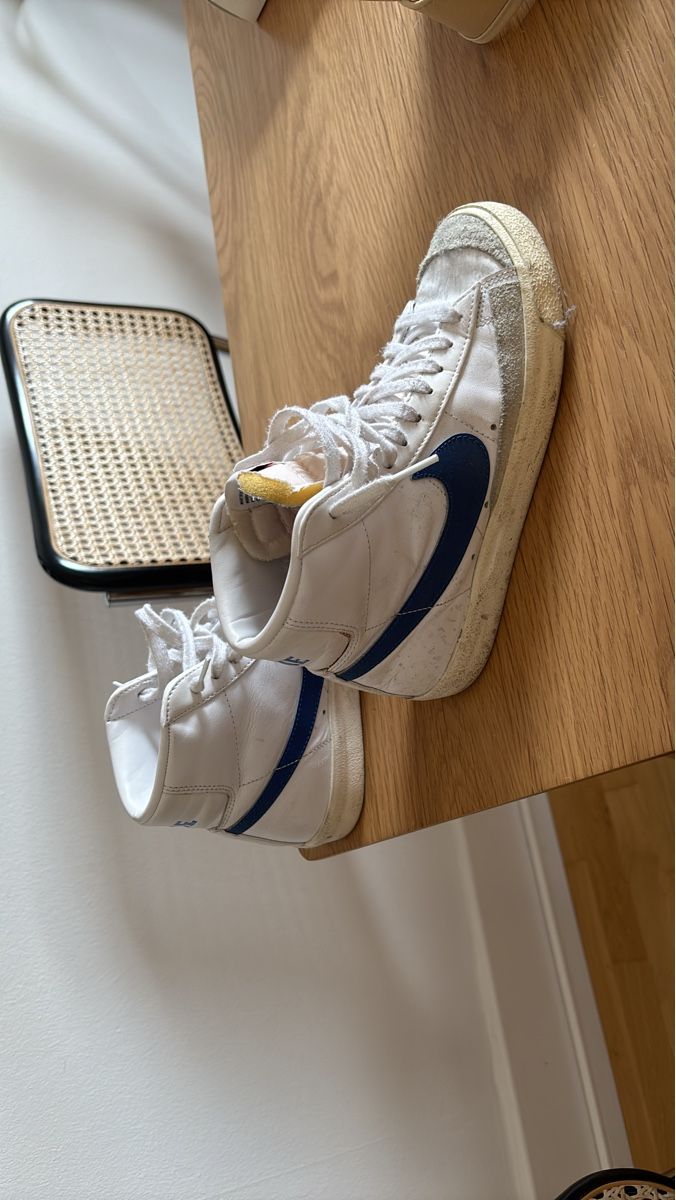 Nike Scarpe da uomo: Nike Blazer Mid 77 Sneaker Grösse 38.5 – Usato da Bern venduto da jasmin_mmm