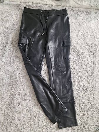 Schwarze Leder Leggins
