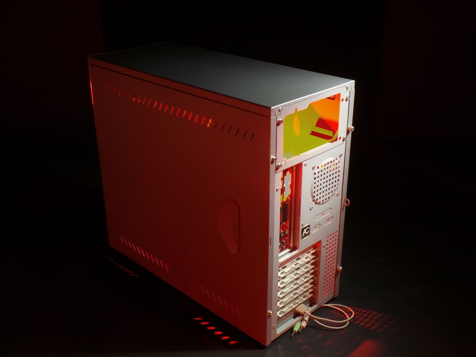 Boîtiers: Alu PC Case - Aluminium Computer Gehäuse – D'occasion à Suberg par lov_d8l6 2