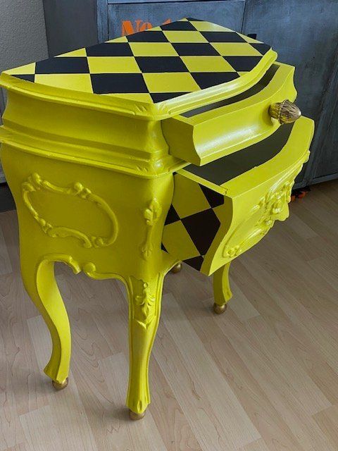 Tables: Barockstil-Beistelltisch / -Nachttisch mit Charakter – D'occasion à Wiesendangen par EnricaL 7