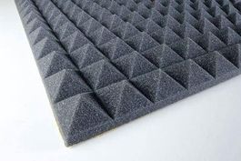 1 Karton Pyramidenschaumstoff PU 3 cm (16 Stk - 8 m²)