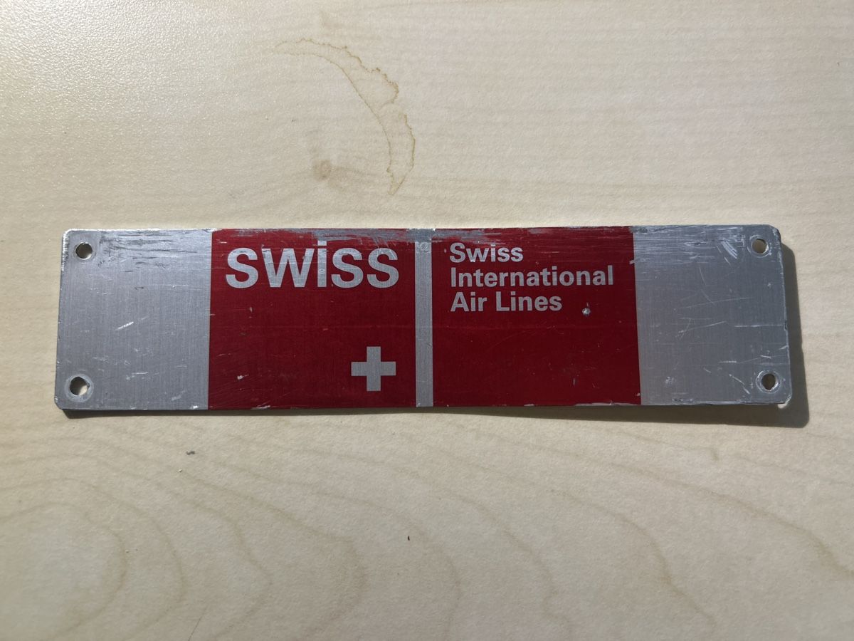 Schilder: Swiss Flugzeug Trolley Schild – Gebraucht aus kloten von Sgana