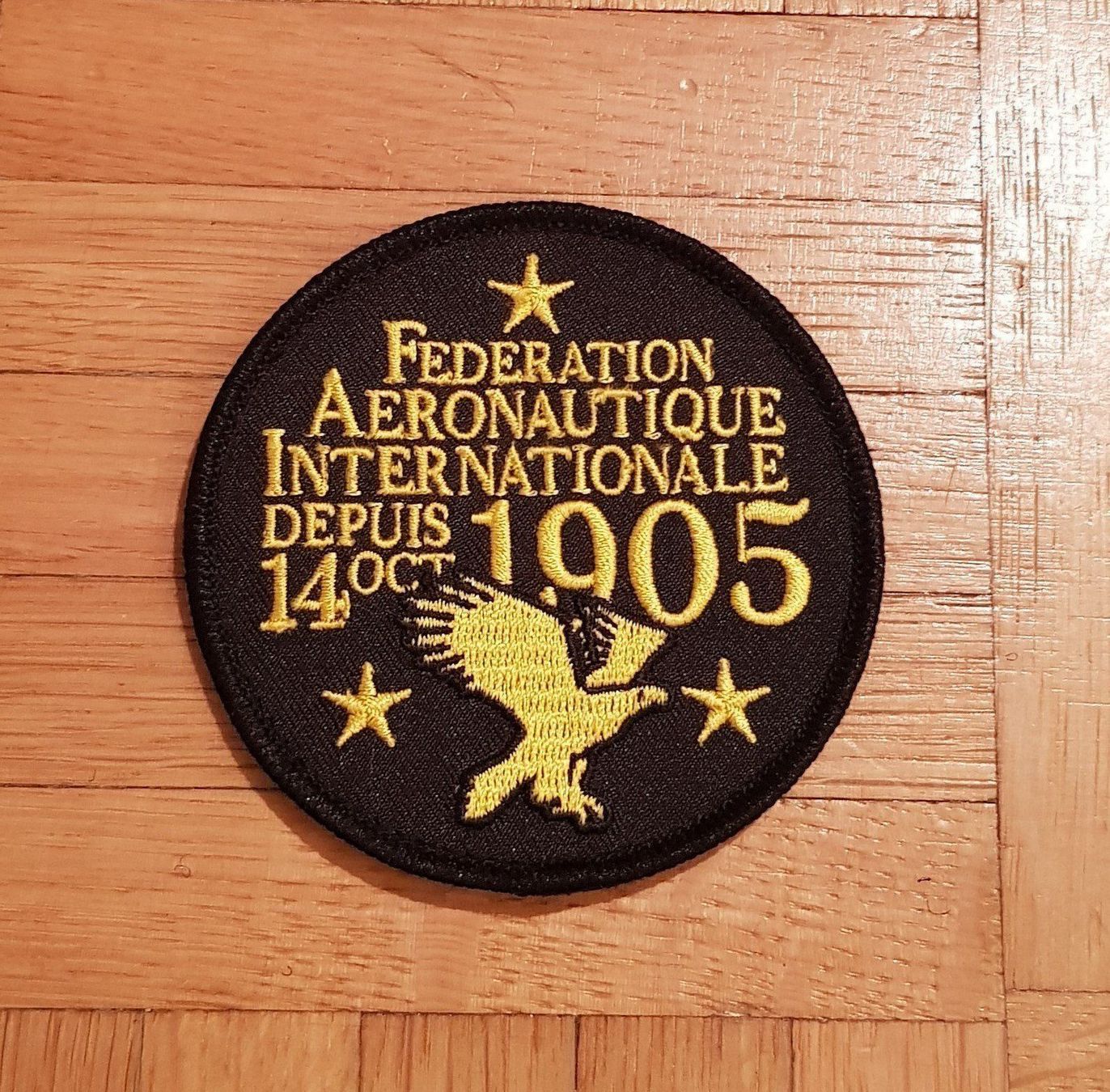Placchette & Badge: FÉDÉRATION AÉRONAUTIQUE INTERNATIONALE – Usato da Le Mouret venduto da Pantini
