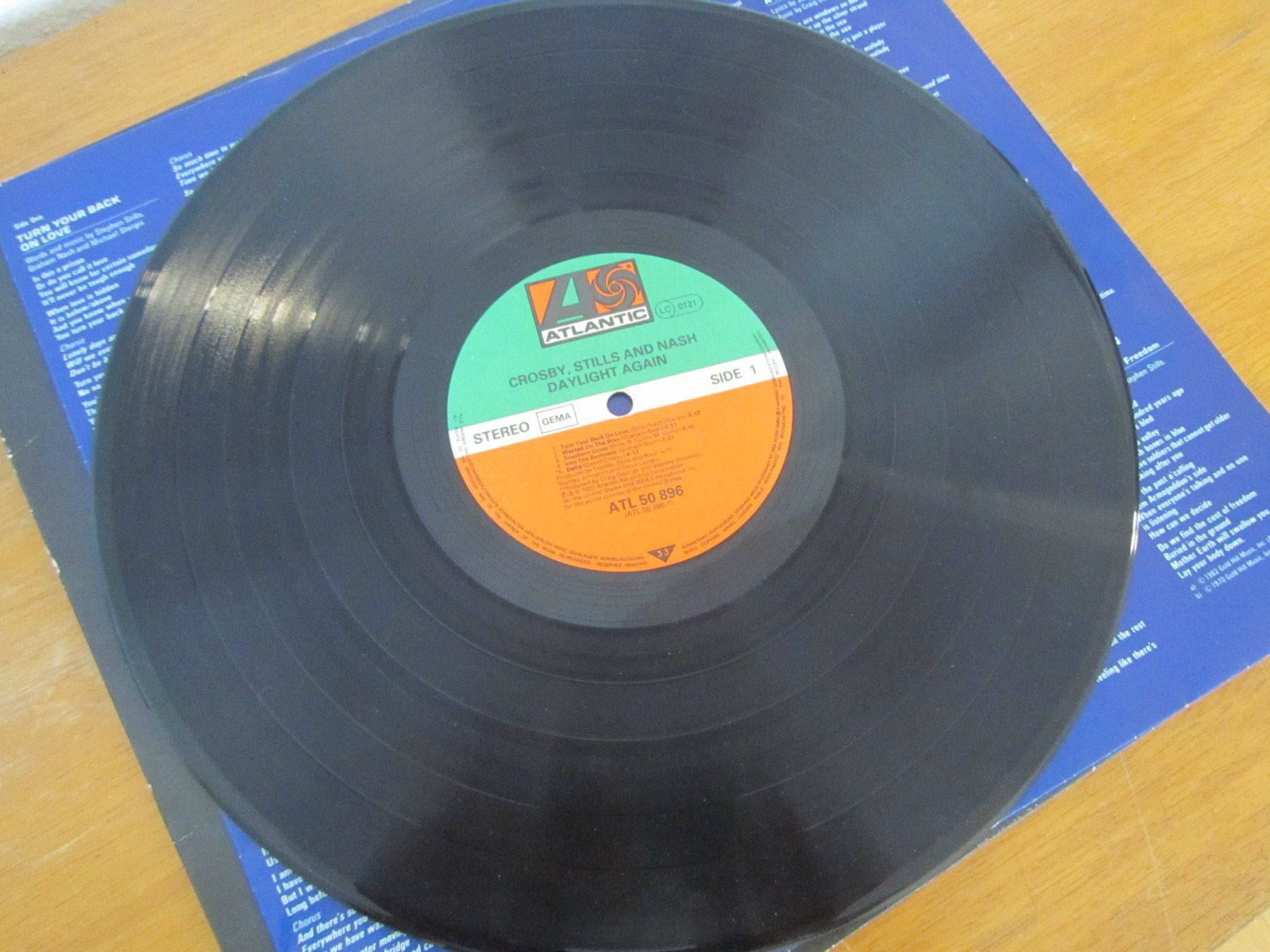 Dischi in vinile: CROSBY, STILLS & NASH:  Daylight Again – Usato da Seengen venduto da mikelele 2