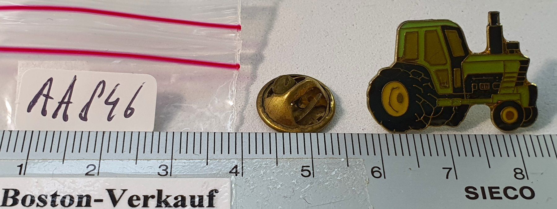 Placchette & Badge: AA846 - Pin Traktor Trecker Landmaschine – Usato da Reinach BL venduto da Boston-Verkauf 1